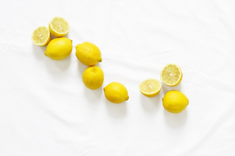 limones encimera cortados